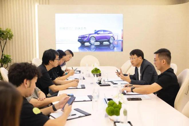 九游體育胡成太：阿維塔昆侖增程體驗(yàn)接近純電、毫無里程焦慮